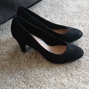 Heeled shoes